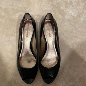 Arturo Chiang Black Soft Patent Leather Kitten Heels in size 10